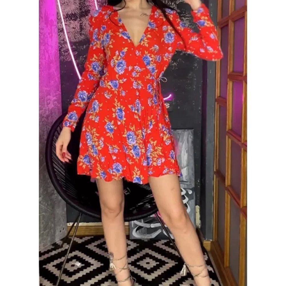 NWT Zara Blogger’s Favorite Red Floral Long Sleeve V-Neck Wrap Dress, Small - Picture 9 of 16